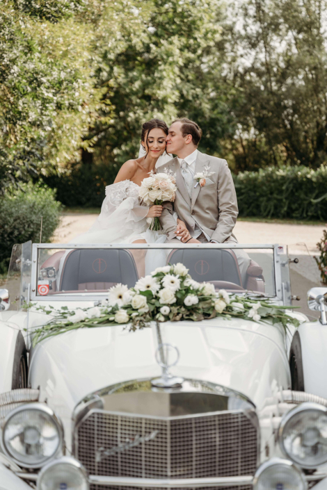 taxilinz-manuela-moertl-oldtimer-hochzeiten-linz