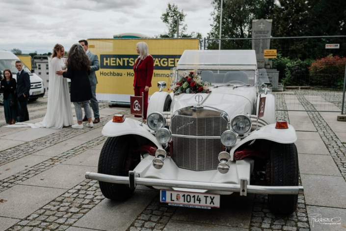 taxilinz-manuela-moertl-oldtimer-hochzeiten-linz