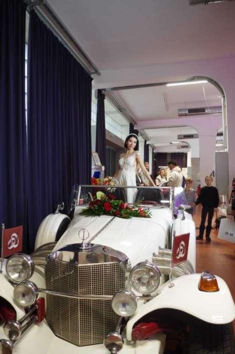 taxilinz-manuela-moertl-oldtimer-hochzeiten-linz
