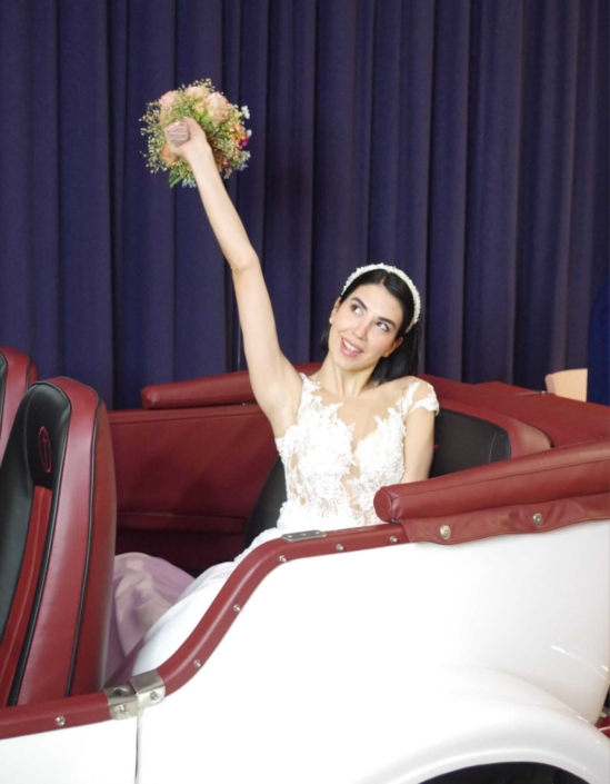 taxilinz-manuela-moertl-oldtimer-hochzeiten-linz